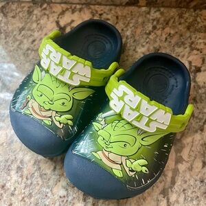 CROCKS - Kids Star Wars Yoda Clog Shoes size 4/5